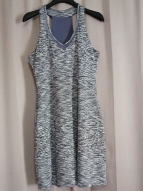 MPG Racerback Athletic Dress Pockets Built In Shelf Bra Stretch Gray Blue